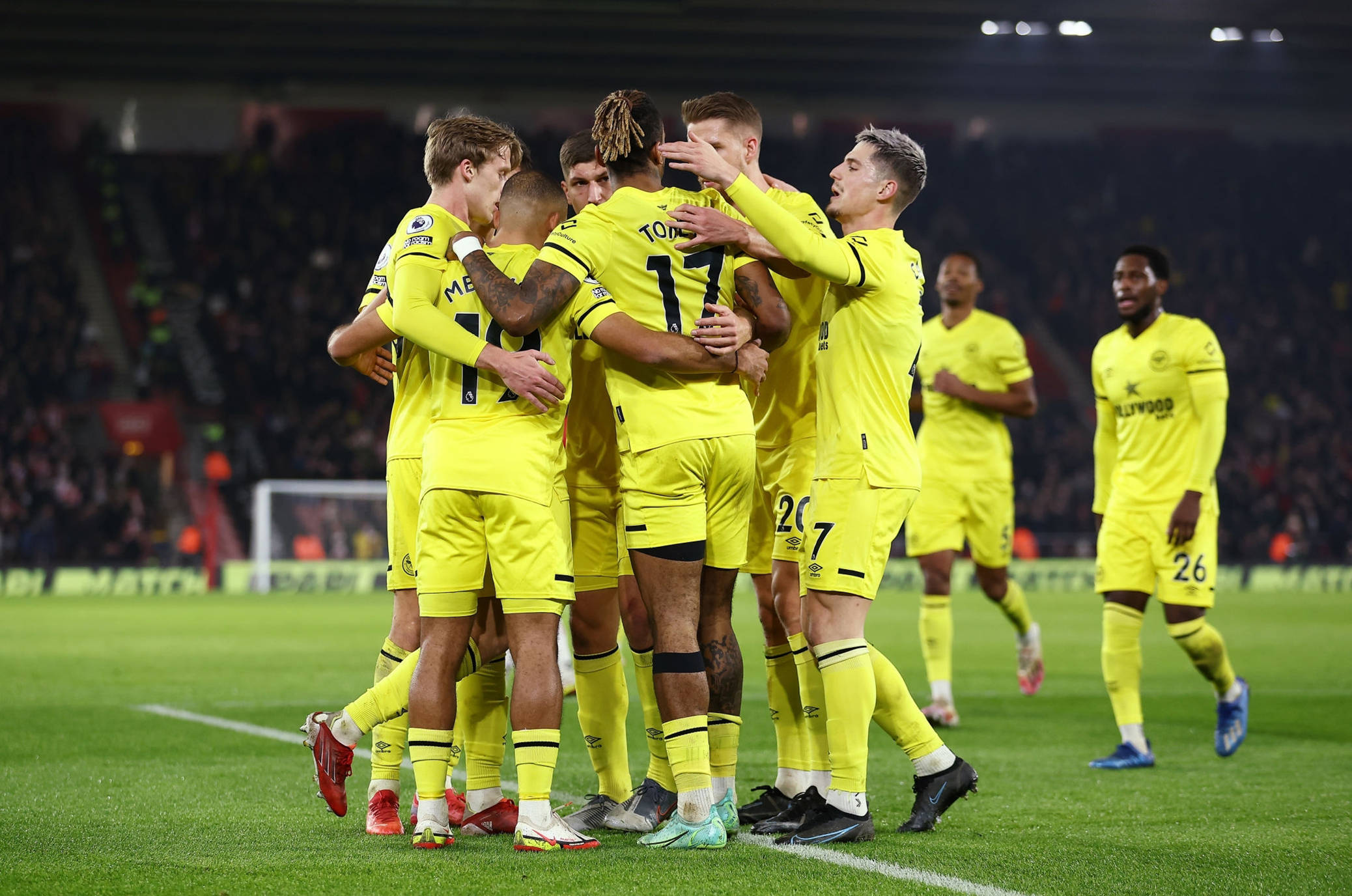 用边路突破 用边路突破